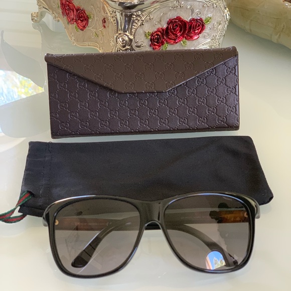 Gucci SunGlasses - Picture 6 of 6